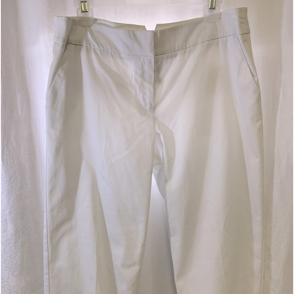 Attention Modern Fit White Capri’s Size 12